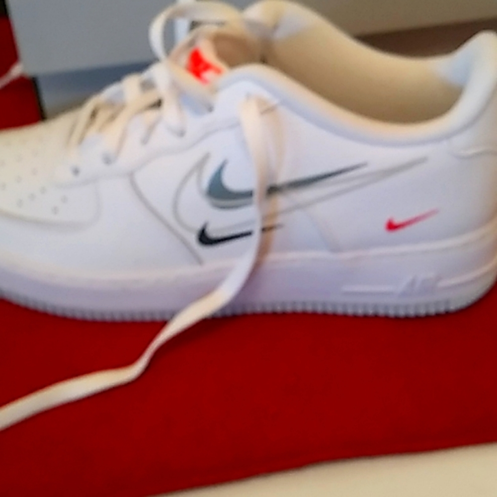 Nike Air force 1 particle grey/photon dust  size 6 1/2